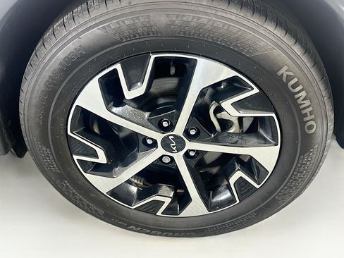 Used 2025 Kia Sportage EX FWD image 11
