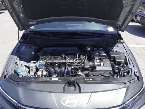 Used 2025 Hyundai Elantra SEL FWD image 28