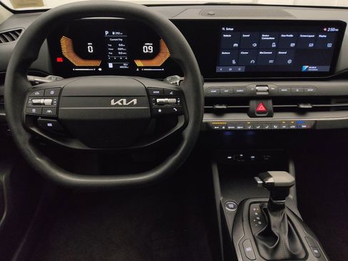 Used 2025 Kia K4 FWD image 22