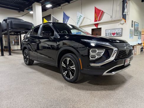 Used 2023 Mitsubishi Eclipse Cross SE image 3
