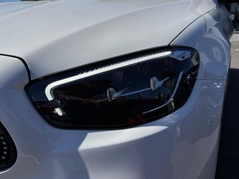 Used 2022 Mercedes-Benz E 350 E 350 w/ AMG Line Exterior image 10