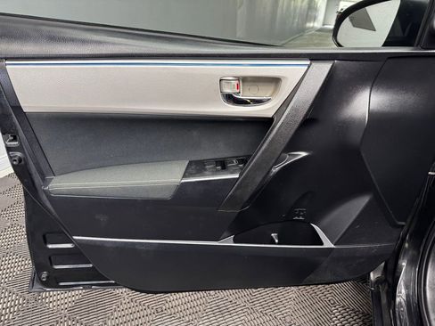 Used 2016 Toyota Corolla LE FWD image 37
