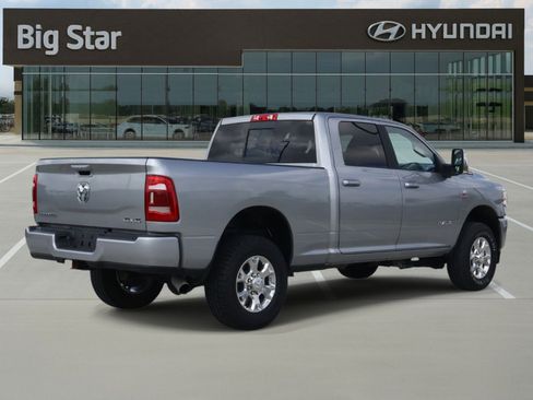 Used 2024 RAM 2500 Laramie AWD/4WD image 4