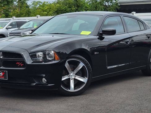 Used 2014 Dodge Charger R/T RWD image 2