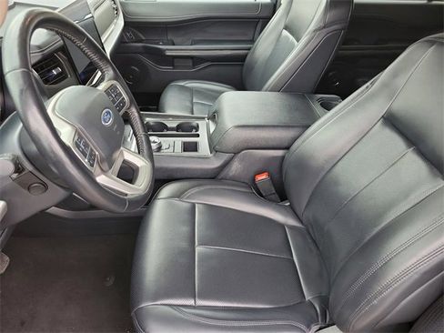 Used 2024 Ford Expedition Max XLT image 9