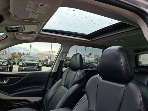 Used 2023 Subaru Forester Limited AWD/4WD image 16