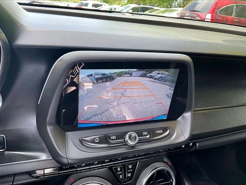 Used 2017 Chevrolet Camaro SS RWD image 18