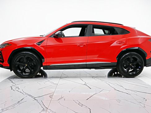 Used 2020 Lamborghini Urus AWD/4WD image 3