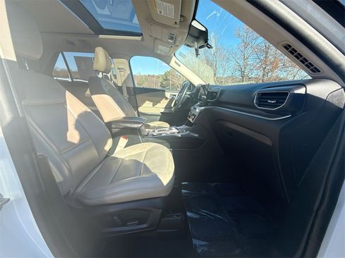 Used 2021 Ford Explorer XLT w/ Equipment Group 202A image 27