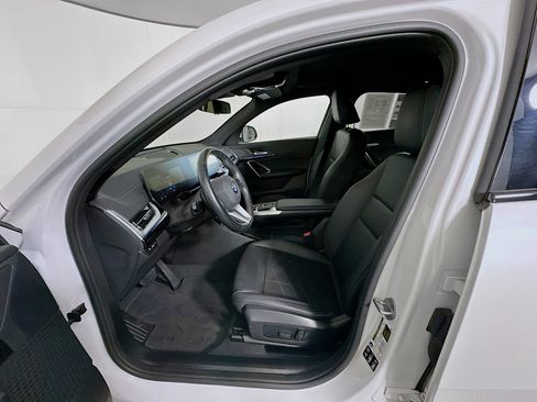 Used 2025 BMW X2 xDrive28i image 13