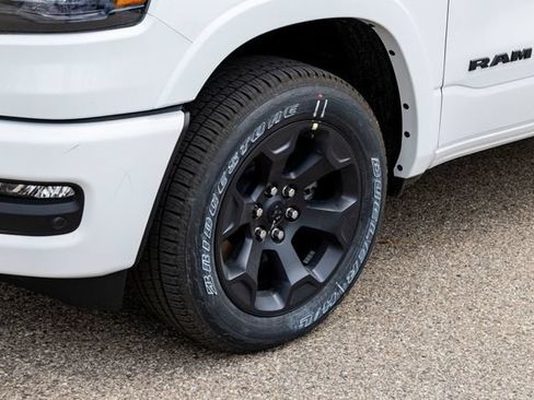 Used 2026 RAM 1500 4x4 Crew Cab image 3
