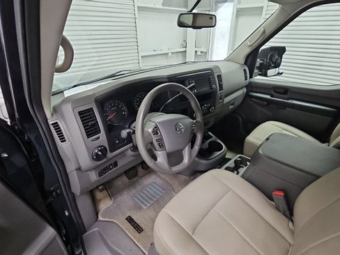 Used 2017 Nissan NV 3500 SL RWD image 13