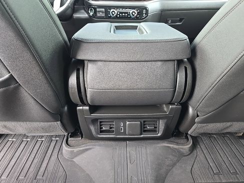 Used 2024 GMC Sierra 3500 SLT image 25