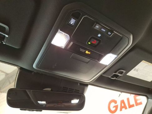 Used 2025 Toyota Tacoma SR5 image 25