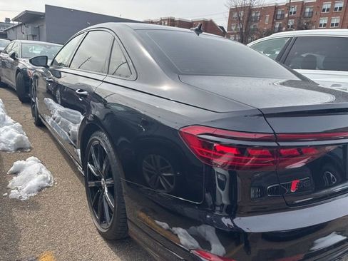 Used 2024 Audi S8 image 6