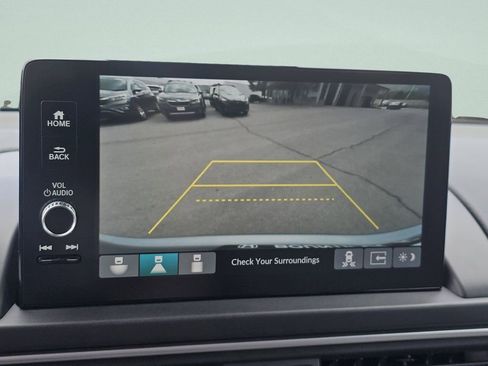 Certified 2025 Honda Pilot Touring image 12