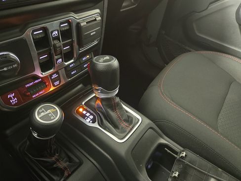 Used 2022 Jeep Wrangler Unlimited Rubicon w/ LED Lighting Group image 23