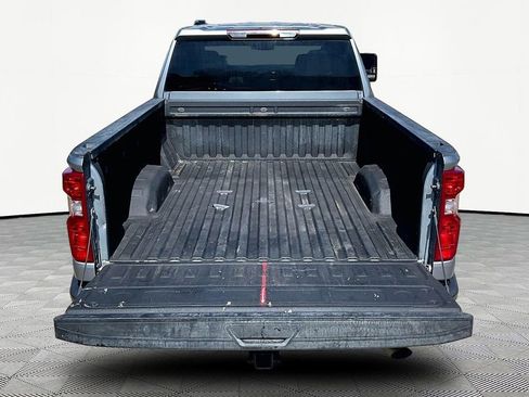 Used 2024 Chevrolet Silverado 2500 Custom w/ Custom Value Package image 18
