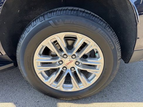 Used 2021 GMC Yukon SLT w/ SLT Luxury Package image 11