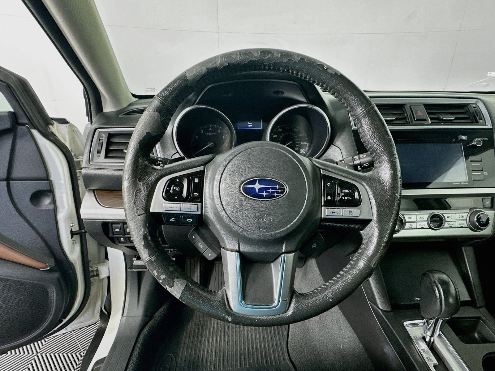 Used 2017 Subaru Outback 3.6R Touring w/ Popular Package #5A AWD/4WD image 11