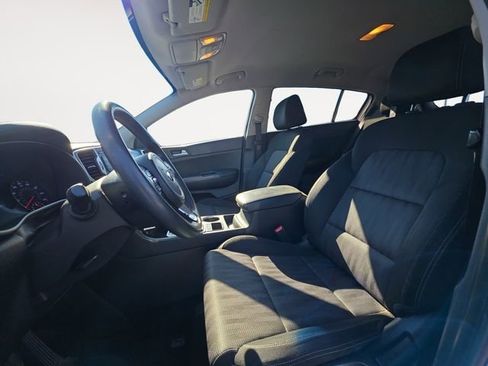 Used 2019 Kia Sportage LX image 9
