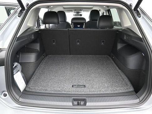 New 2026 Volkswagen Tiguan SE AWD/4WD image 11