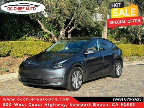Used 2024 Tesla Model Y Long Range AWD/4WD image 1