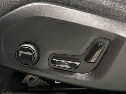 Used 2023 Volvo XC60 B5 Plus image 9