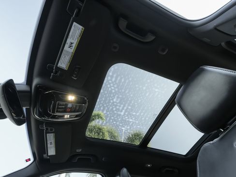 Used 2024 Jeep Grand Cherokee L Overland w/ Trailer Tow Package image 21