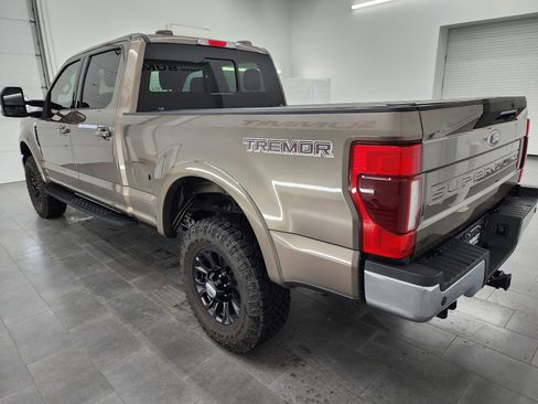 Used 2022 Ford F250 Lariat w/ Tremor Off-Road Package image 6