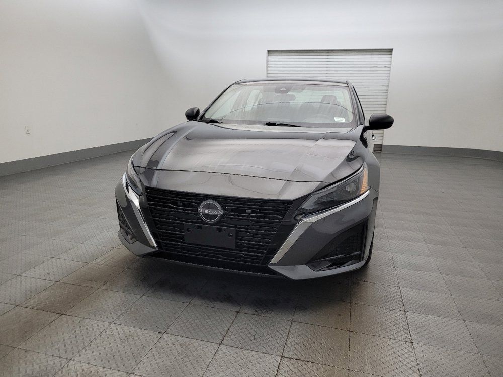 Used 2025 Nissan Altima 2.5 SV FWD image 15