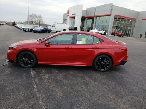 New 2026 Toyota Camry SE image 4