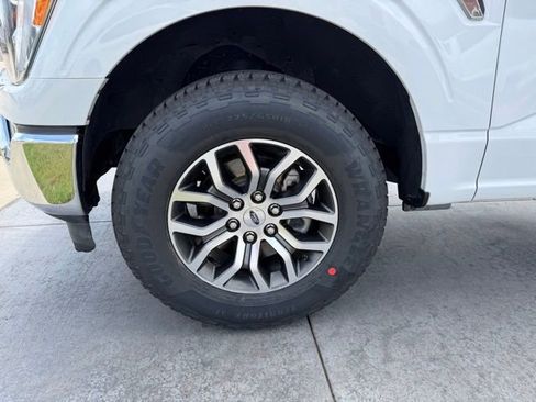 Certified 2021 Ford F150 Lariat w/ Equipment Group 501A Mid AWD/4WD image 4