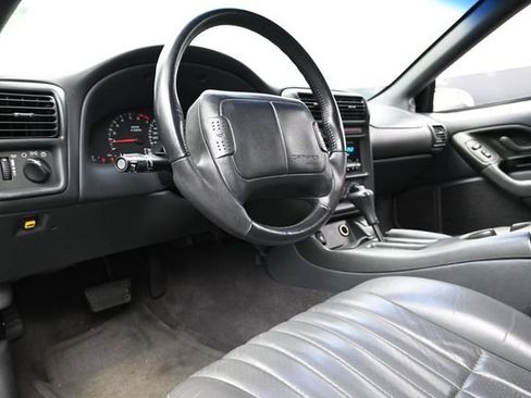 Used 1999 Chevrolet Camaro Z28 RWD image 17