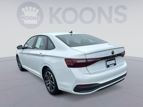 Used 2025 Volkswagen Jetta Sport FWD image 8