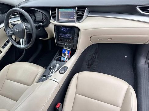 Used 2019 INFINITI QX50 Luxe w/ Navigation Package FWD image 17