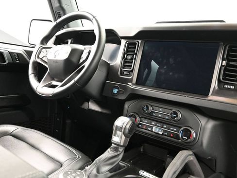 Used 2025 Ford Bronco Badlands AWD/4WD image 14