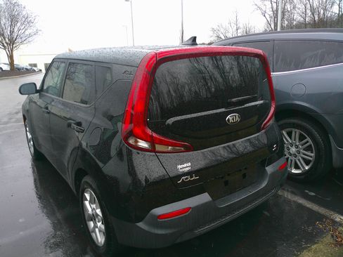 Used 2020 Kia Soul S image 10