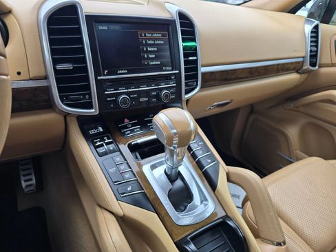 Used 2014 Porsche Cayenne S AWD/4WD image 26