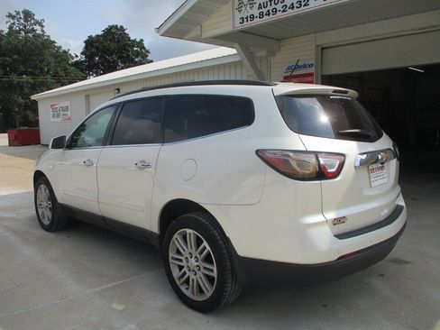Used 2015 Chevrolet Traverse LT w/ Style and Technology Package FWD image 13