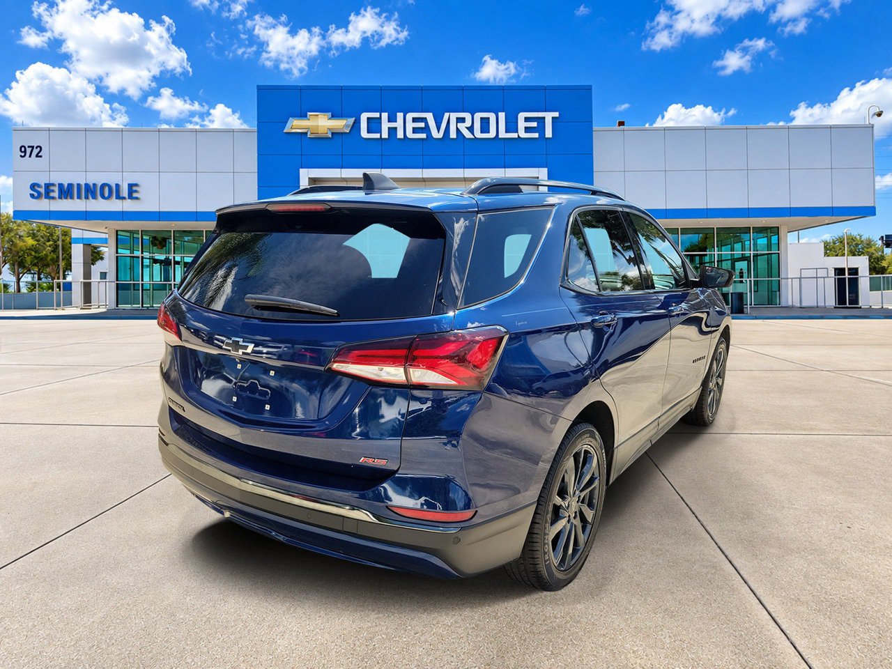 Certified 2022 Chevrolet Equinox RS w/ Infotainment Package FWD image 3