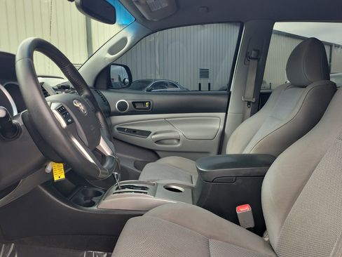 Used 2012 Toyota Tacoma PreRunner w/ TRD Sport Pkg image 21