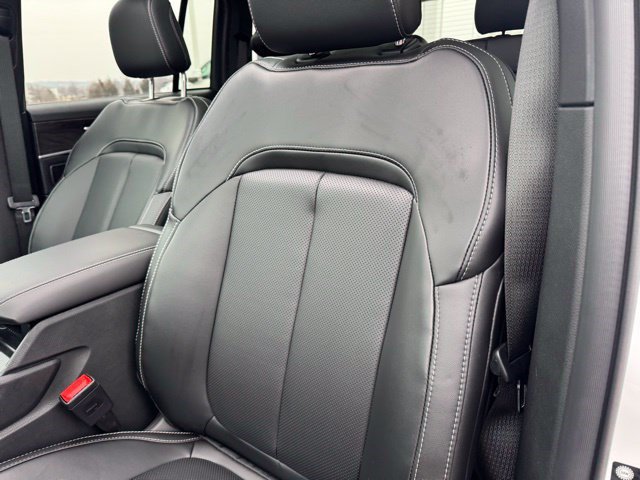 New 2026 Jeep Grand Cherokee Limited w/ Luxury Tech Group II AWD/4WD image 32