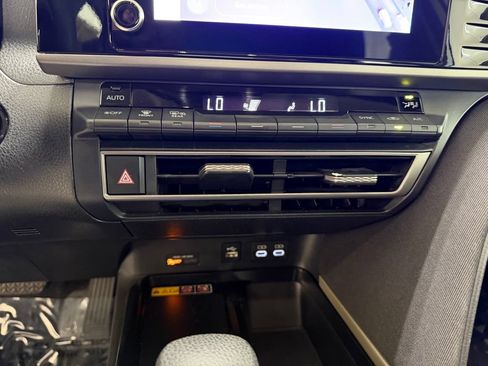 Used 2025 Toyota Camry LE FWD image 4