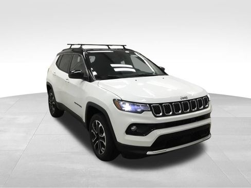 Used 2023 Jeep Compass Limited AWD/4WD image 3