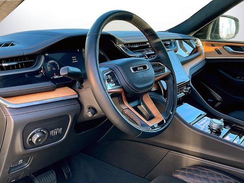 Certified 2023 Jeep Grand Cherokee Summit image 20