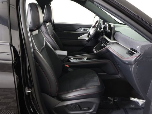 Used 2025 Ford Explorer ST AWD/4WD image 39