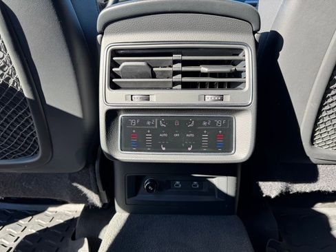 Used 2023 Audi Q8 Premium Plus w/ Premium Plus Package image 25