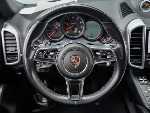 Used 2017 Porsche Cayenne Platinum Edition image 28