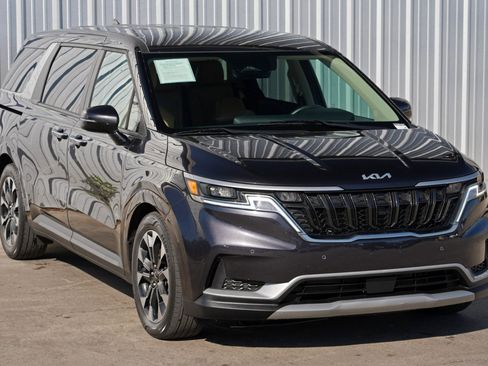 Used 2024 Kia Carnival EX image 51